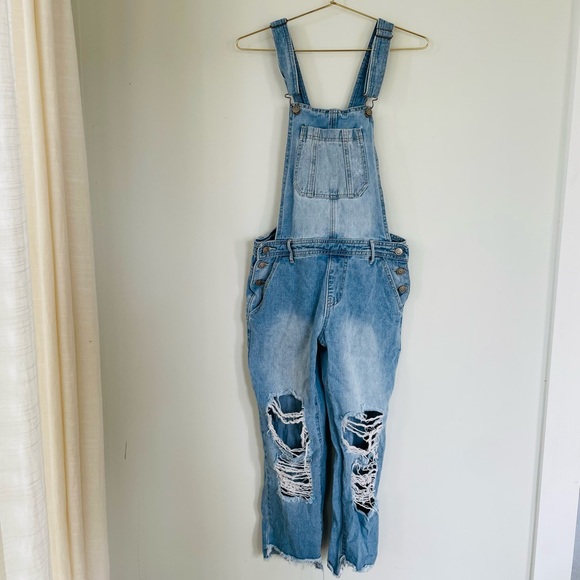 Forever 21 Denim - Forever 21 26 Light Wash Distressed Overalls